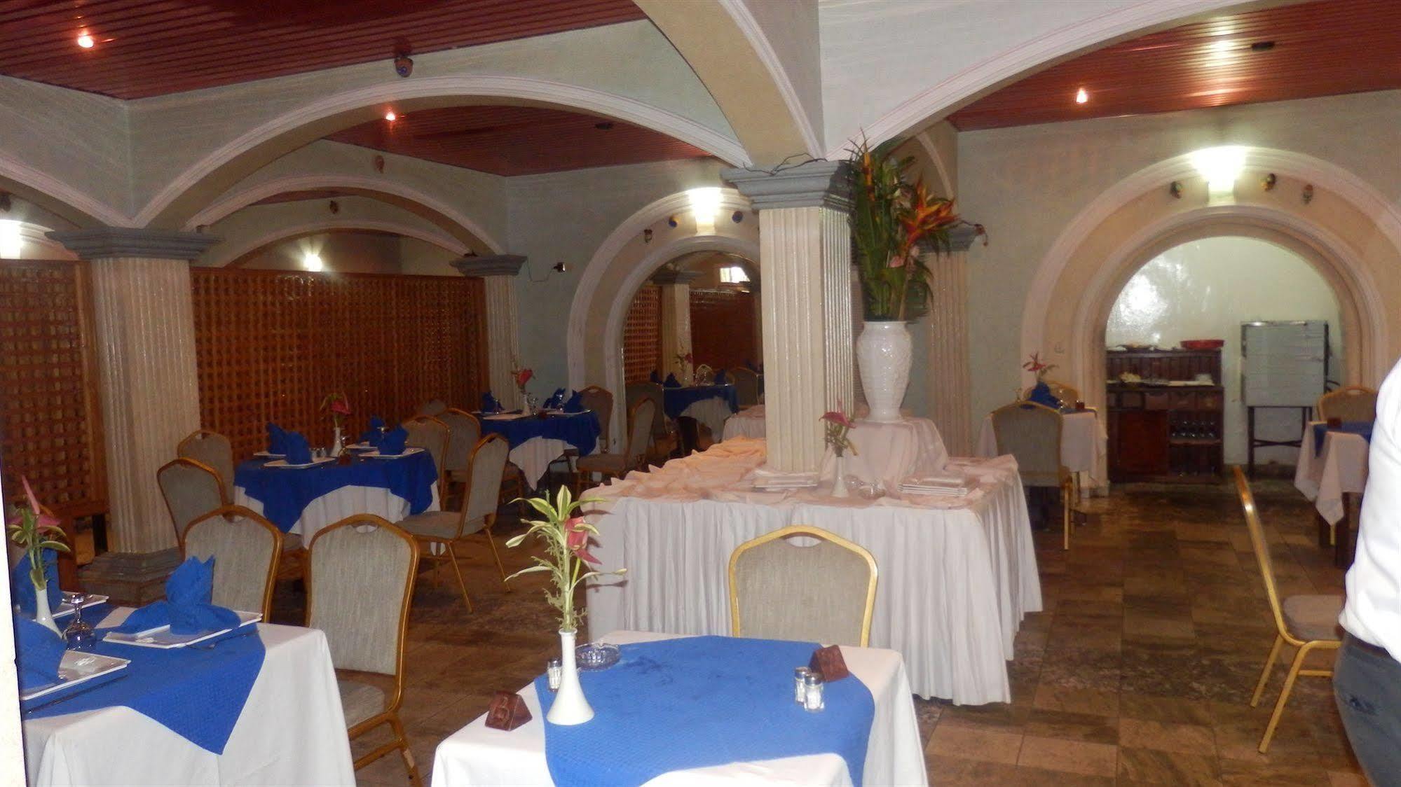 Hotel Royal Palace Douala Exterior foto